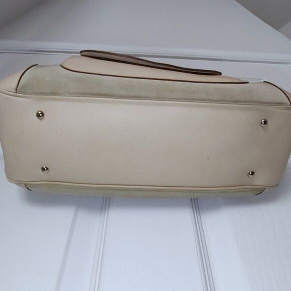 Ferragamo suede gancini shoulder bag EUC - Picture 5 of 10